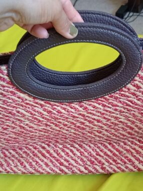 Liz Claiborne handbag in a red and beige woven texture